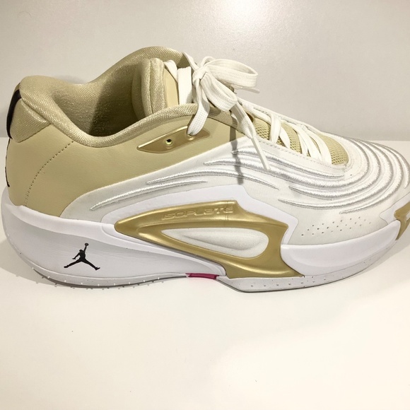 Nike Jordan Luka 3 SE Size 9.5M, 11W - Picture 11 of 15